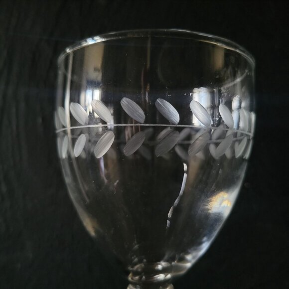 Set of 3 Vintage Laurel Leaf Band Drinking Glasses, Etched Glass Water Goblet - Picture 3 of 5